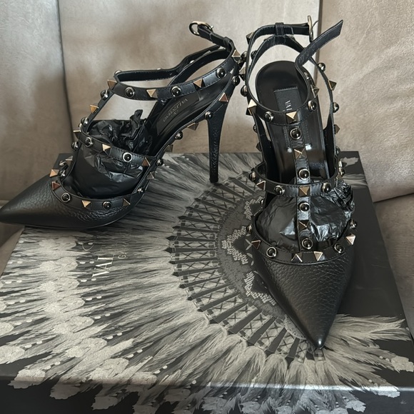 VALENTINO ROCKSTUD ROLLING LEATHER 36 - Picture 2 of 6